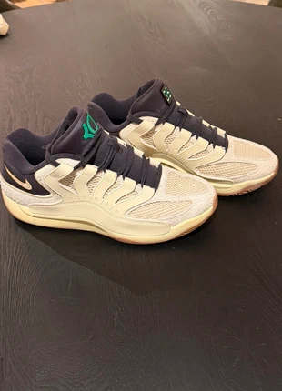 KD18 nike basketball shoes, marque: Nike, état: Neuf sans étiquette, taille: 45, 125,00 €, 131,95 € Protection acheteurs incluse