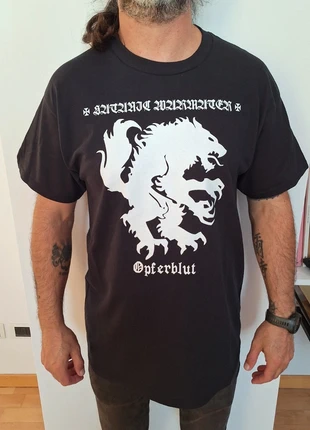 Satanic Warmaster – Opferblut t-shirt – Finnish black metal cult
Size L, brand: Gildan, condizioni: Nuovo senza cartellino, taglia: L, €27.00, €29.05 include la Protezione acquisti