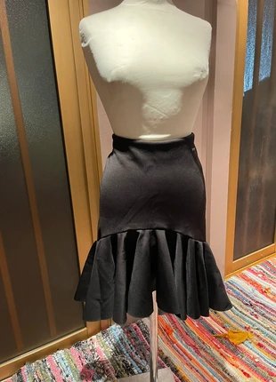 Jupe asymétrique soirée femme, brand: Mohito, condizioni: Nuovo senza cartellino, taglia: S / IT 40 / EU 36, €10.00, €11.20 include la Protezione acquisti