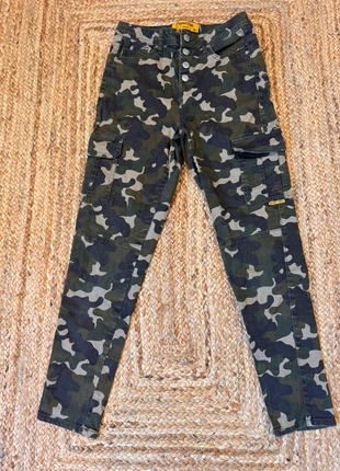 Magnifique pantalon Jennyfer camouflage-Taille 38-, marque: Jennyfer, état: Très bon état, taille: M / 38 / 10, 3,50 €, 4,38 € Protection acheteurs incluse