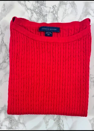 Sweat/Pull Tommy Hilfiger Rouge pailletté / Torsadé/ Col rond / Logo brodé / Taille S Femme, marke: Tommy Hilfiger, zustand: Sehr gut, größe: S / 36 / 8, 28,00 €, 30,10 € inklusive Vinted-Käuferschutz