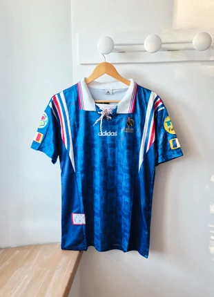 🇨🇵 Maillot Rétro Collector France 1996 Domicile - Taille M - Neuf avec 🏷, marke: EQUIPE DE FRANCE, zustand: Neu, mit Etikett, größe: M, 25,00 €, 26,95 € inklusive Vinted-Käuferschutz
