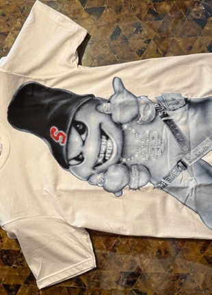 Supreme T-Shirt, marke: Supreme, zustand: Neu, mit Etikett, größe: S, 89,99 €, 95,19 € inklusive Vinted-Käuferschutz