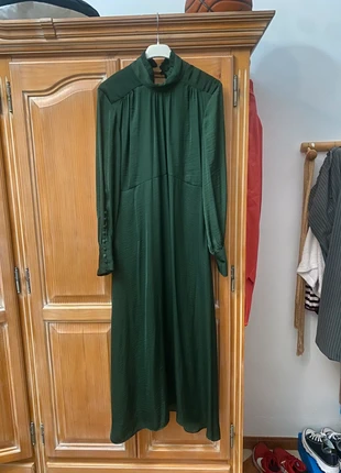 Vestido tela tipo raso o seda, marque: Zara, état: Neuf sans étiquette, taille: S / 36 / 8, 8,00 €, 9,10 € Protection acheteurs incluse