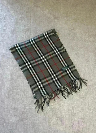 Écharpe Burberry gris, brand: Burberry, condition: Very good, €45.00, €47.95 includes Buyer Protection Pro