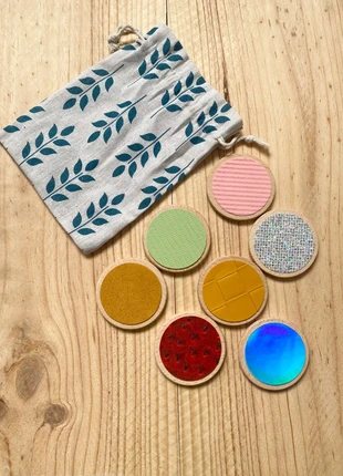 Galets sensoriels Montessori en bois – lot de 7 + pochon, marque: Montessori, état: Neuf avec étiquette, taille: 24-36 mois / 92 cm, 7,50 €, 8,58 € Protection acheteurs (Pro) incluse