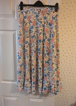 Flowery Skirt, brand: And/Or, condition: Very good, size: S / UK 8-10, £12.00, £13.30 includes Buyer Protection