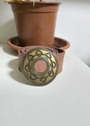 Vintage 1974 Women's leather belt, marque: Vintage Dressing, état: Très bon état, taille: 105 cm, 10,00 €, 11,20 € Protection acheteurs incluse