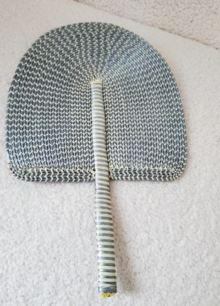 Éventail gris neuf, marke: Boutique indépendante, zustand: Neu, 8,00 €, 9,10 € inklusive Vinted-Käuferschutz