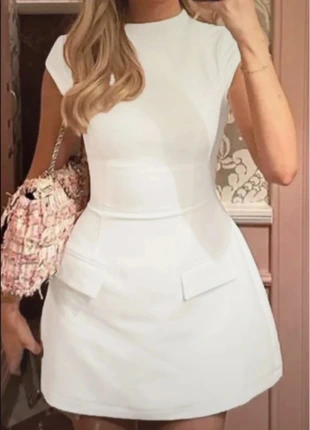 Robe blanche taille S neuve, brand: Zara, condizioni: Nuovo senza cartellino, taglia: S / IT 40 / EU 36, €42.00, €44.80 include la Protezione acquisti