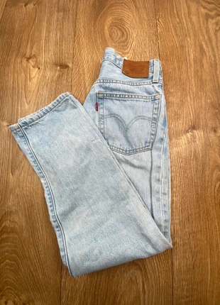 Levis femme bleu clair taille w24 l26, brand: Levi's, condizioni: Ottime, taglia: XS / IT 38 / EU 34, €18.00, €19.60 include la Protezione acquisti Pro