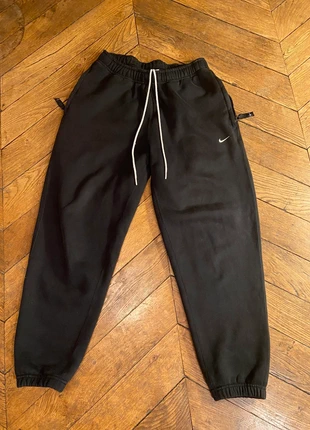 Jogging nike solo swoosh, marque: Nike, état: Très bon état, taille: S, 60,00 €, 63,70 € Protection acheteurs incluse