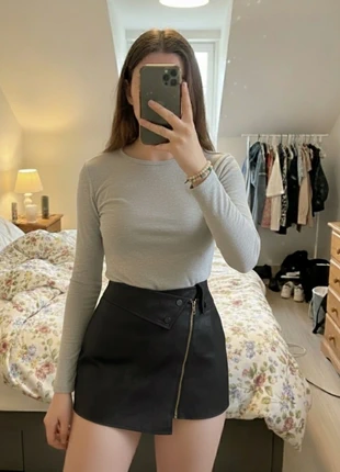 🖤 Mini-jupe portefeuille noire avec zip, marque: Atelier Eliora, état: Très bon état, taille: S / 36 / 8, 48,90 €, 52,05 € Protection acheteurs (Pro) incluse