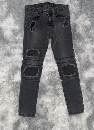 Jeans nero donna taglia 40 – dettagli frontali, comodo e super versatile!, marke: Pull & Bear, zustand: Sehr gut, größe: L / 40 / 12, 5,50 €, 6,48 € inklusive Vinted-Käuferschutz