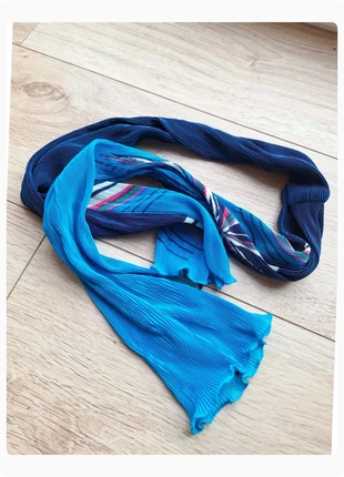 Foulard vintage bleu motifs chic, état: Très bon état, 1,00 €, 1,75 € Protection acheteurs (Pro) incluse