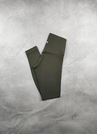 Legging de yoga align Lululemon vert kaki - Taille XS femme, marque: Lululemon, état: Très bon état, taille: XS / 34 / 6, 40,00 €, 42,70 € Protection acheteurs (Pro) incluse