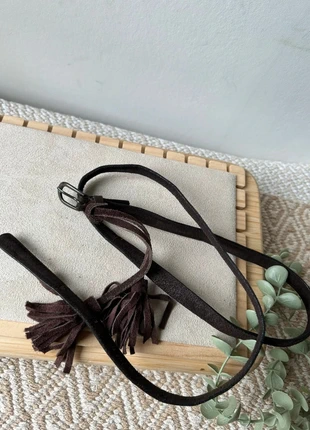 🤎 Ceinture fine en cuir suédé marron – Avec pompon – 85 cm, marque: Bijou Brigitte, état: Bon état, taille: 85 cm, 12,00 €, 13,30 € Protection acheteurs incluse