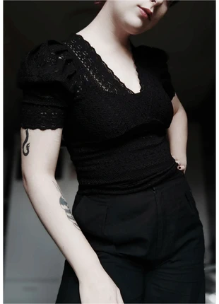 Lace tee top with puffy sleeves (m), marque: Alternative, état: Très bon état, taille: M / 38 / 10, 12,99 €, 14,34 € Protection acheteurs (Pro) incluse