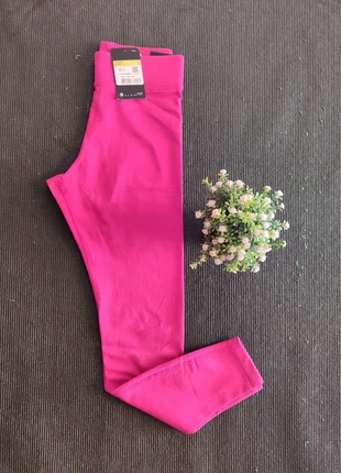 Legging Casual Nike talla S rosa fucsia woman femme, marque: Nike, état: Neuf avec étiquette, taille: S / 36 / 8, 24,95 €, 26,90 € Protection acheteurs incluse