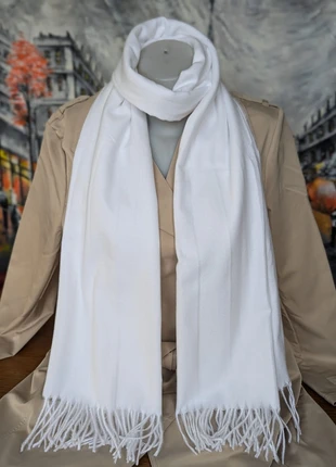 Grande écharpe douce et chaude 74*180cm blanche, merk: écharpe chaude, staat: Heel goed, € 10,00, € 11,20 inclusief Kopersbescherming