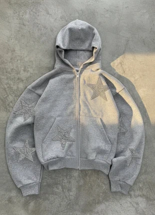 Hoodie gris zip avec étoiles, marque: Silver District, état: Très bon état, taille: M, 59,90 €, 63,60 € Protection acheteurs incluse