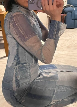 Abito lungo al polpaccio stampa jeans con spacco dietro, marque: Zara, état: Très bon état, taille: M / 38 / 10, 20,00 €, 21,70 € Protection acheteurs incluse