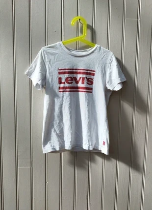 T Shirt imprimé TBE Levi's taille 10 ans, marca: Levi's, estado: Muito bom, tamanho: 10 anos / 140 cm, €3.00, €3.85 inclui Proteção do Comprador Pro