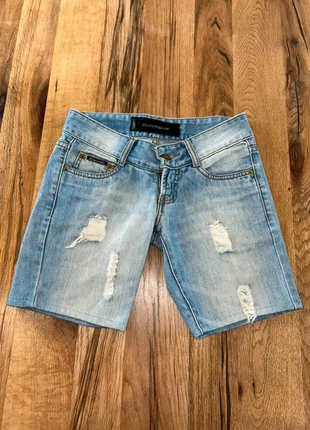 Short en jeans Dolce & Gabbana taille S, marque: Dolce & Gabbana, état: Très bon état, taille: S / 36 / 8, 25,00 €, 26,95 € Protection acheteurs incluse