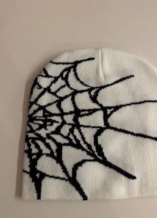 White y2k spider beanie, merk: Spider, staat: Nieuw zonder prijskaartje, maat: Universele maat, € 4,99, € 5,94 inclusief Kopersbescherming