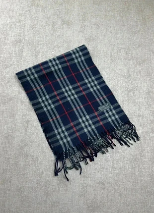 Écharpe Burberry bleu marine, brand: Burberry, condition: Very good, €45.00, €47.95 includes Buyer Protection Pro