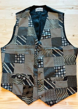 panciotto vintage in seta patchwork con bottoncini ricoperti di seta, merk: SETA, staat: Heel goed, maat: L, € 10,00, € 11,20 inclusief Kopersbescherming