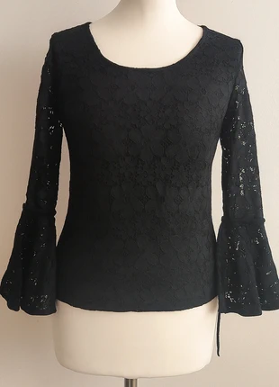 Superbe sweat en dentelle noire élégante & féminité made in italy taille 38, marque: Made In Italy, état: Très bon état, taille: M / 38 / 10, 15,00 €, 16,45 € Protection acheteurs incluse