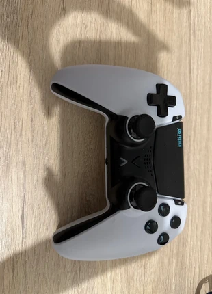 Manette de ps5, brand: freaks geeks, condizioni: Nuovo senza cartellino, €60.00, €63.70 include la Protezione acquisti