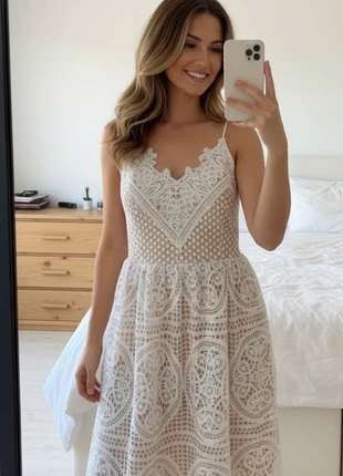 Vestido Midi S em Renda Branco 35% Algodão - Estilo Boho Chic, marca: Chicwish, estado: Novo com etiquetas, tamanho: S / 36 / 8, €44.99, €47.94 inclui Proteção do Comprador