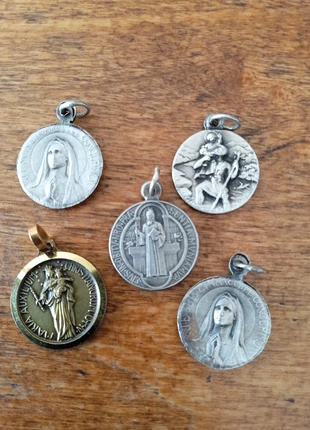 Lot de médailles religieuses anciennes, saint Christophe vierge de lourdes, merk: Religion, staat: Heel goed, € 10,00, € 11,20 inclusief Kopersbescherming