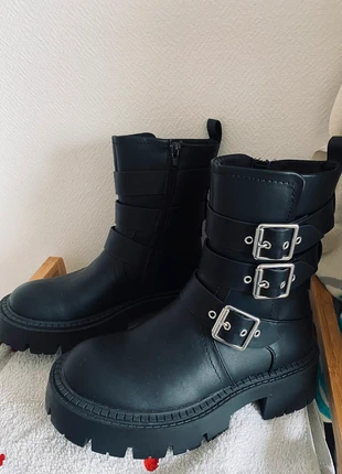 Bottes style motard à boucles neuf taille 36 acheté sur ASOS, brand: ASOS, condition: New without tags, size: 36, €25.00, €26.95 includes Buyer Protection