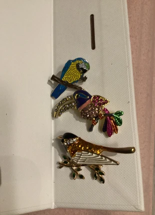 Broches, merk: Alternative, staat: Nieuw zonder prijskaartje, € 6,00, € 7,00 inclusief Kopersbescherming