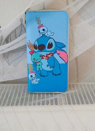 Magnifique porte feuille stitch, état: Neuf sans étiquette, 8,00 €, 9,10 € Protection acheteurs incluse