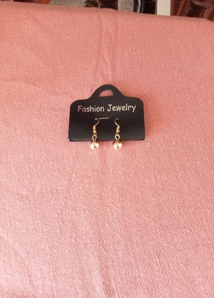 Paire de boucles d'oreilles dorées, marque: Inconnu, état: Neuf sans étiquette, 2,00 €, 2,80 € Protection acheteurs incluse