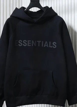 Moletom estampado, merk: Essentials, staat: Heel goed, maat: M, € 35,00, € 37,45 inclusief Kopersbescherming