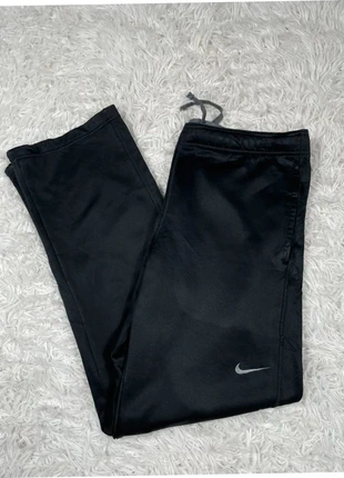 Jogging Nike Logo brodé | Taille : S, merk: Nike, staat: Heel goed, maat: S, € 16,90, € 18,45 inclusief Kopersbescherming