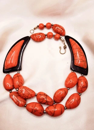 Chunky burnt orange black beaded necklace bold statement jewelry, merk: Vintage Chic, staat: Heel goed, € 22,00, € 23,80 inclusief Kopersbescherming