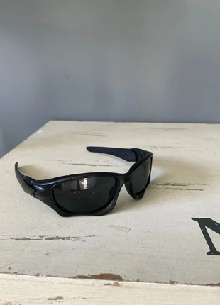 Lunettes de soleil sport noires – look futuriste & protection maximale style oakley, marque: Oakley, état: Très bon état, 12,00 €, 13,30 € Protection acheteurs incluse