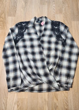 Blouse croisée carreaux dentelle femme – Le Temps des Cerises – noir beige – taille XS, marque: Le Temps des Cerises, état: Très bon état, taille: XS / 34 / 6, 14,00 €, 15,40 € Protection acheteurs (Pro) incluse