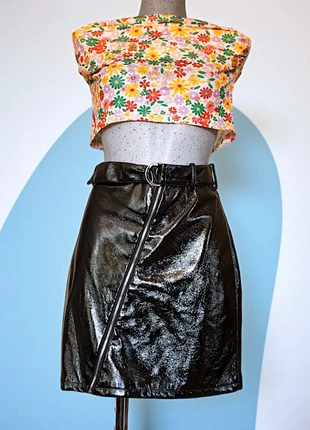 Jupe vinyle noire zippée avec ceinture amovible – Na-Kd x Linn Ahlborg 🖤, marque: NA-KD, état: Très bon état, taille: S / 36 / 8, 10,00 €, 11,20 € Protection acheteurs incluse