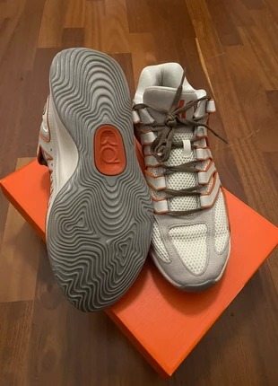 Scarpe da basket taglia 46 eur, marque: Nike, état: Très bon état, taille: 46, 120,00 €, 126,70 € Protection acheteurs incluse