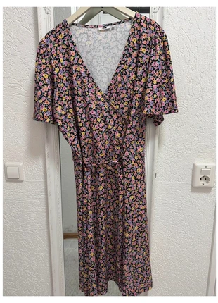 WE jurk met bloemenprint maat XXL, brand: WE, condizioni: Nuovo senza cartellino, taglia: XXL / IT 48 / EU 44, €12.00, €13.30 include la Protezione acquisti