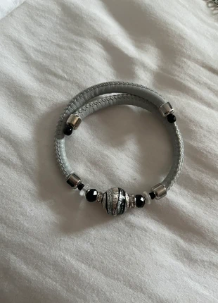 Bracelet en cuir gris et pierre, marque: Vintage Dressing, état: Neuf sans étiquette, 8,00 €, 9,10 € Protection acheteurs incluse