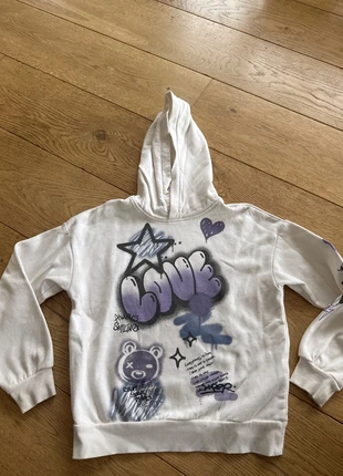 Pull capuche H&M 10-12 ans, marque: H&M, état: Très bon état, taille: 10 ans / 140 cm, 6,00 €, 7,00 € Protection acheteurs incluse