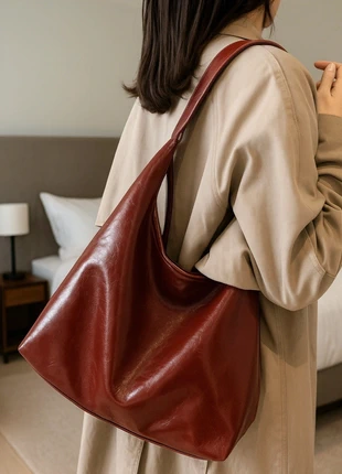 Sac à main tendance épaule bordeaux simili cuir, brand: Tendance, condizioni: Ottime, €20.99, €22.74 include la Protezione acquisti